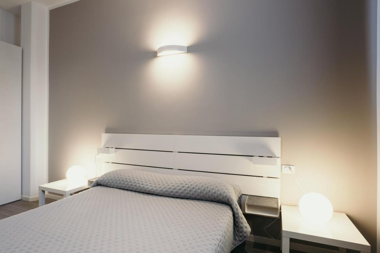 Caseospitali - 1, Grande Bilocale Con Arredo Design E Posto Auto Per 4 Bologna