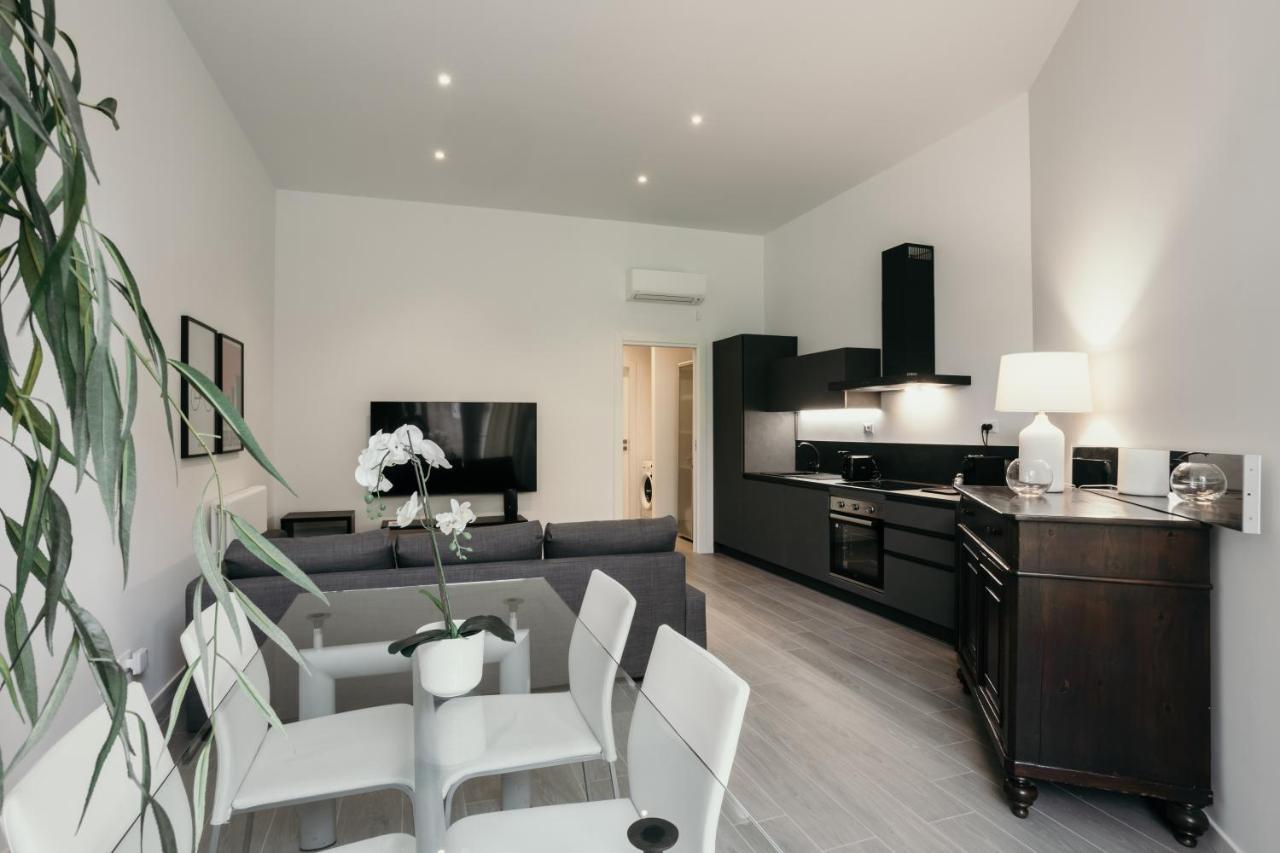 Caseospitali - 1, Grande Bilocale Con Arredo Design E Posto Auto Per 4 Bologne