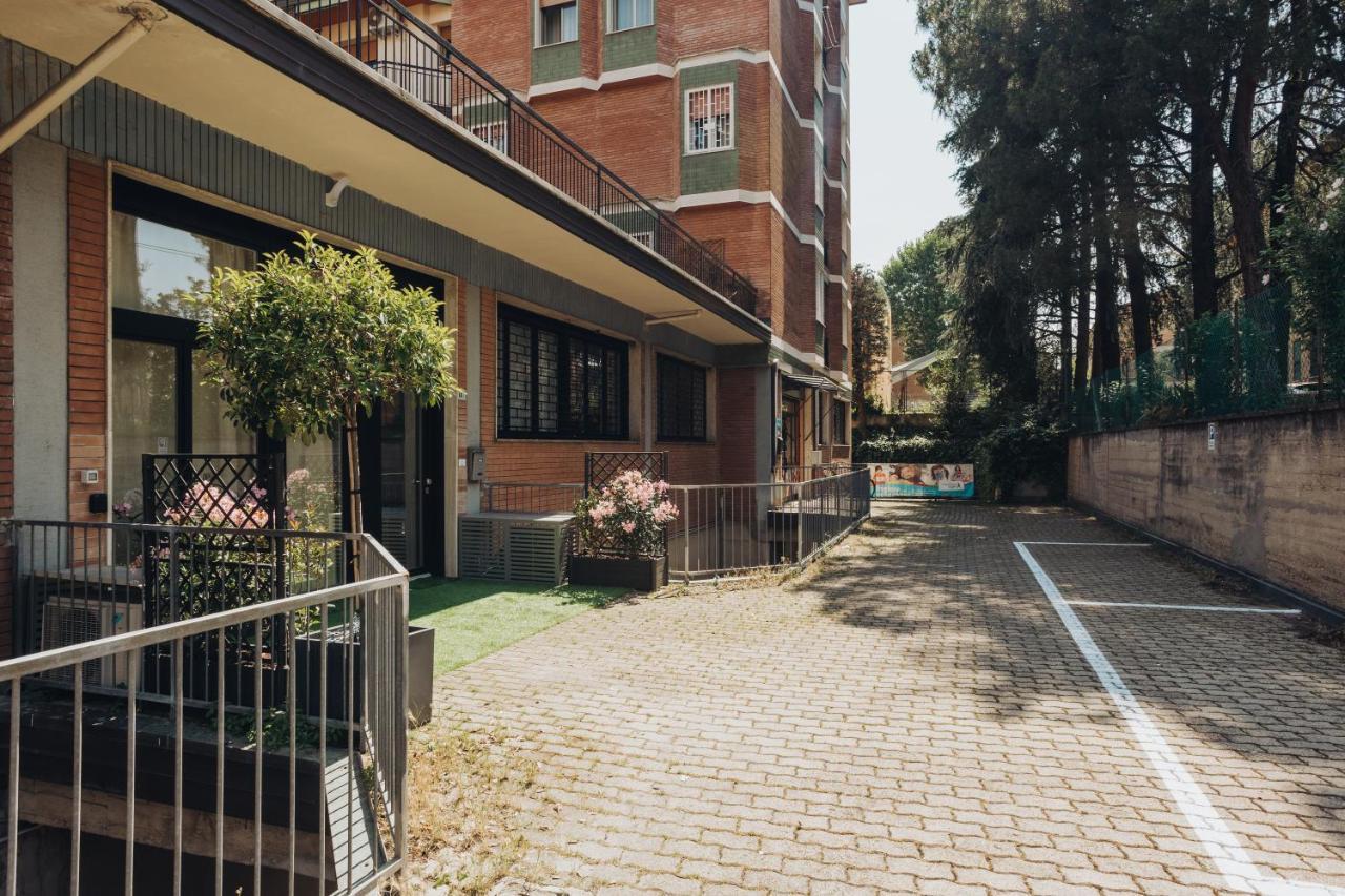 Caseospitali - 1, Grande Bilocale Con Arredo Design E Posto Auto Per 4 Appartement *