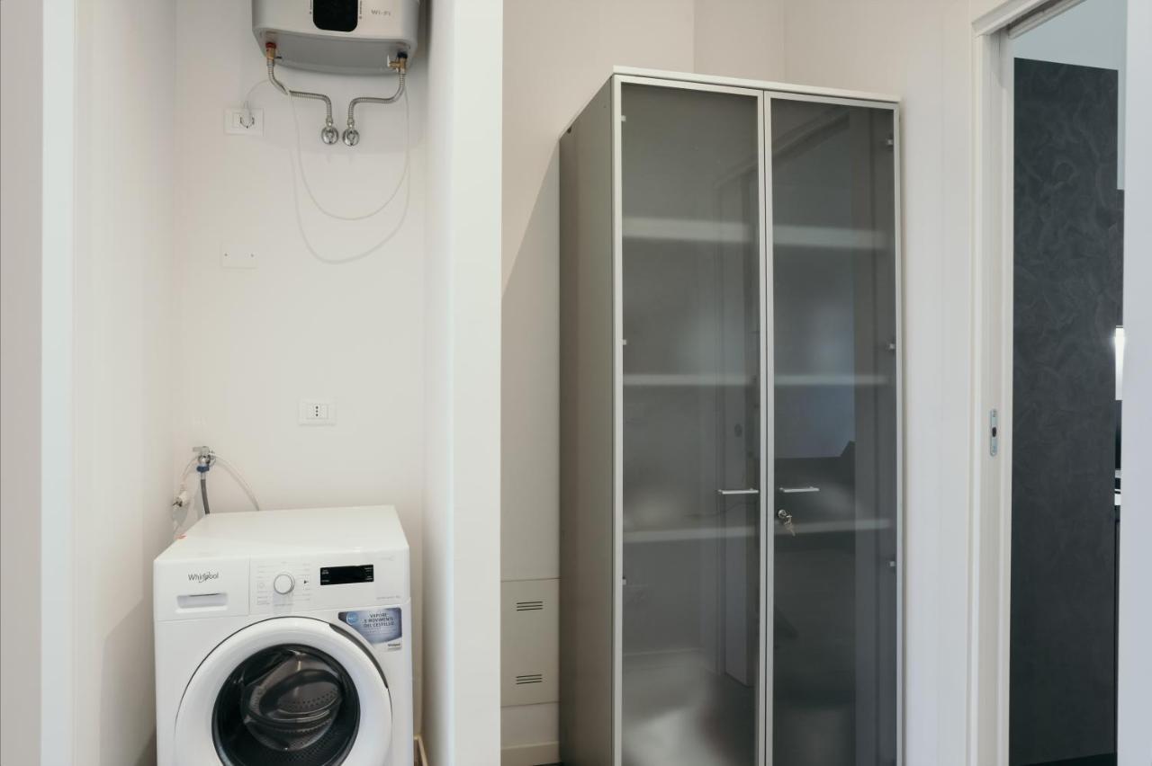 Apartment Caseospitali - 1, Grande Bilocale Con Arredo Design E Posto Auto Per 4