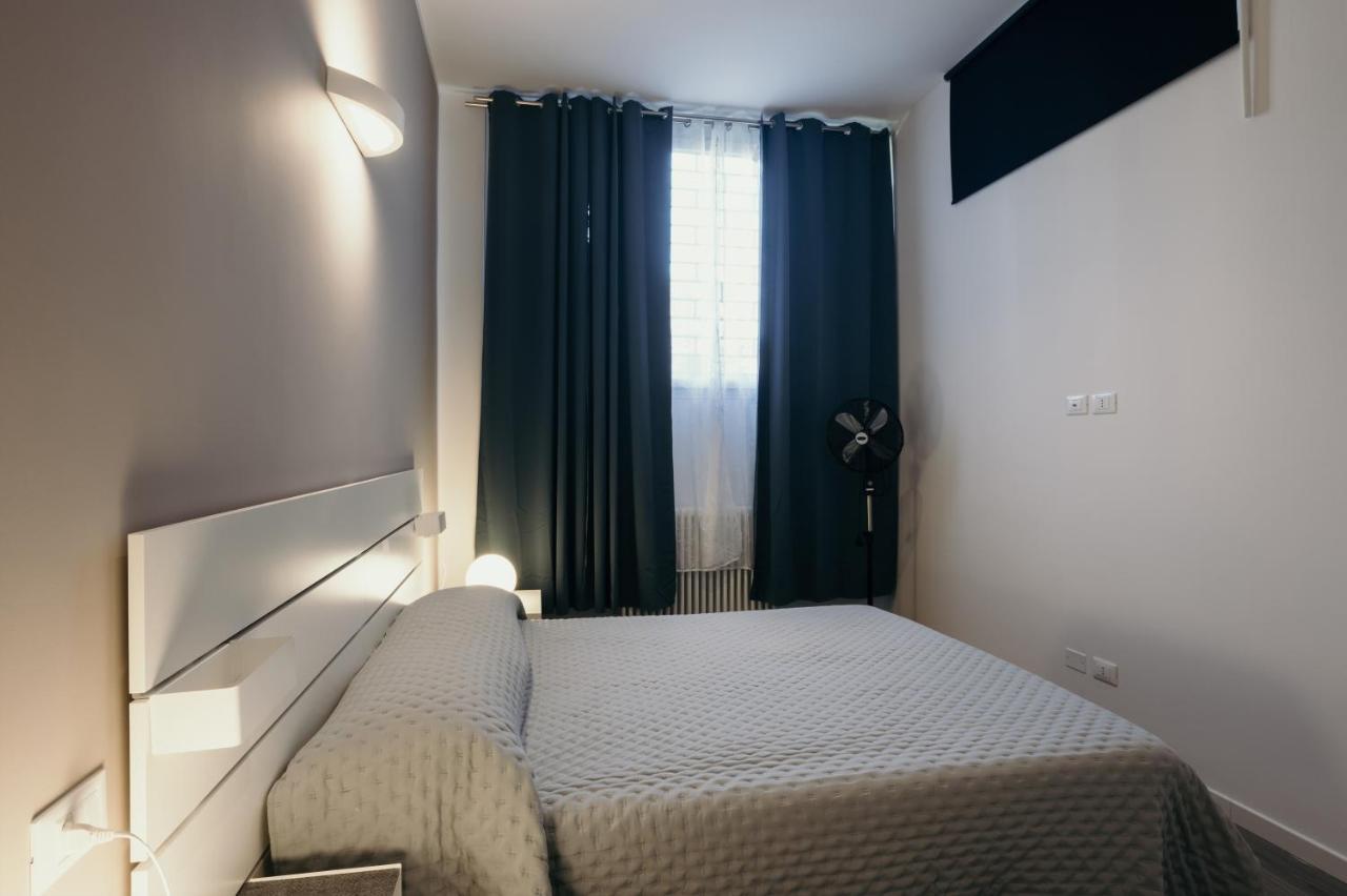 Caseospitali - 1, Grande Bilocale Con Arredo Design E Posto Auto Per 4 Apartment *