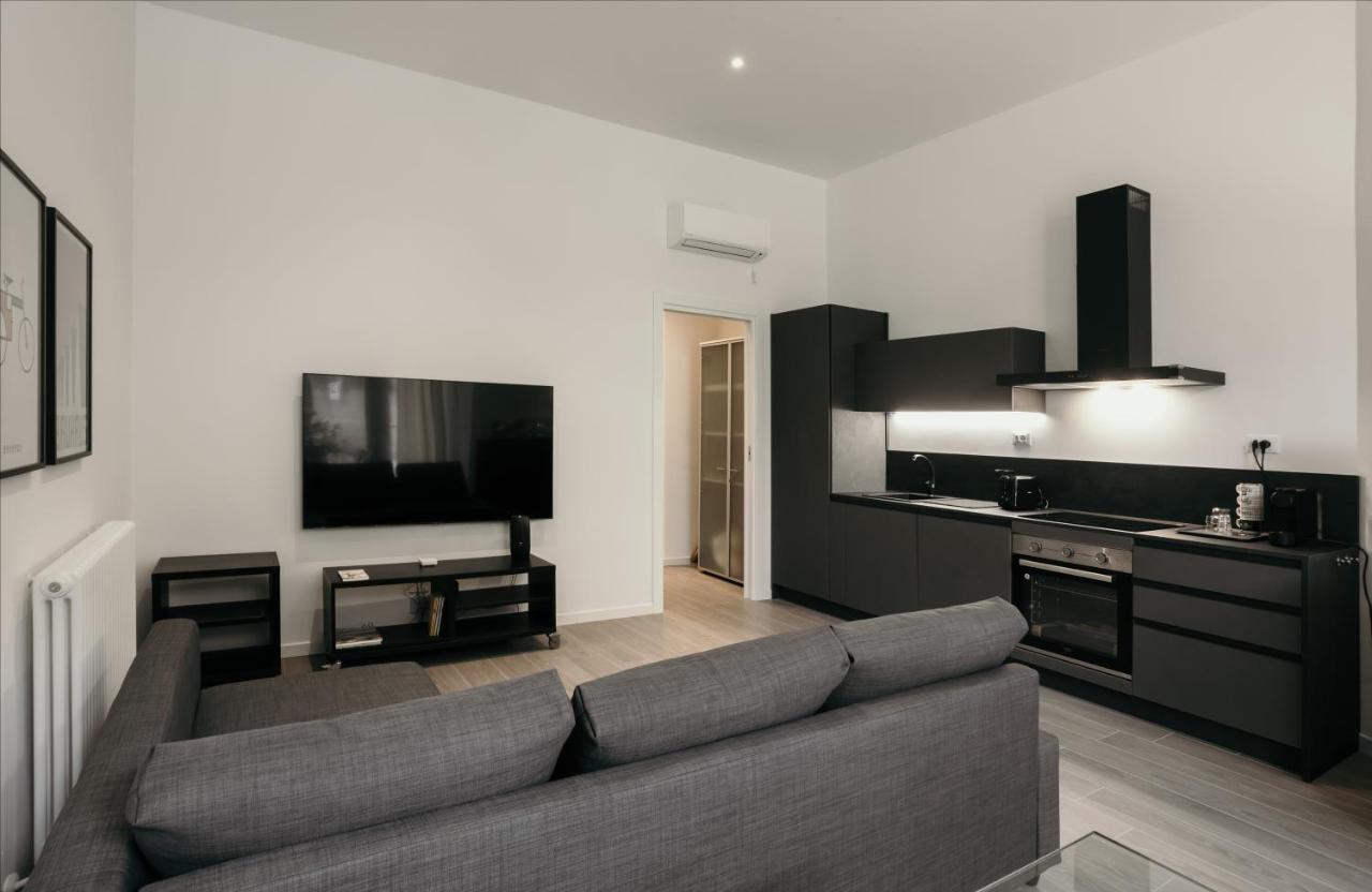 Caseospitali - 1, Grande Bilocale Con Arredo Design E Posto Auto Per 4 Apartment Bologna